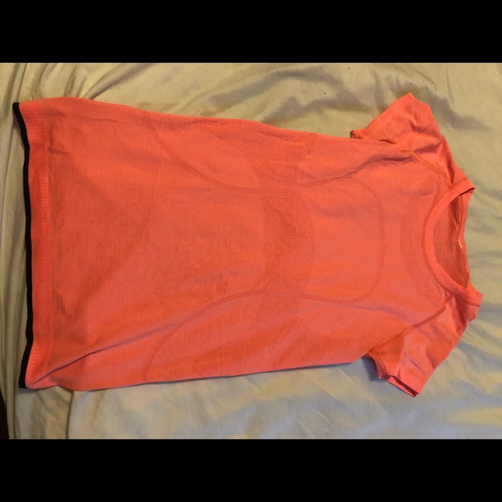 Lululemon short sleeve Size 2